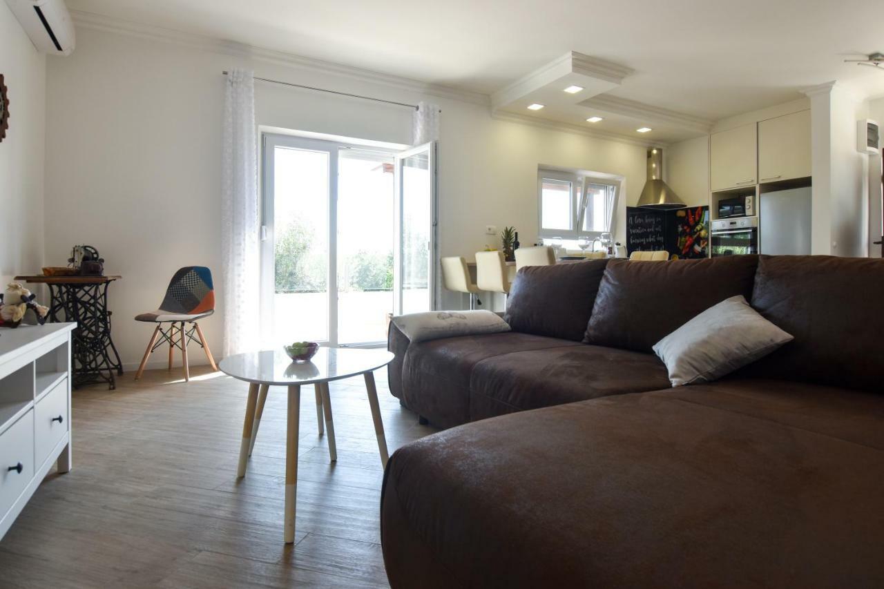 Solymar Villa Posedarje Exteriör bild